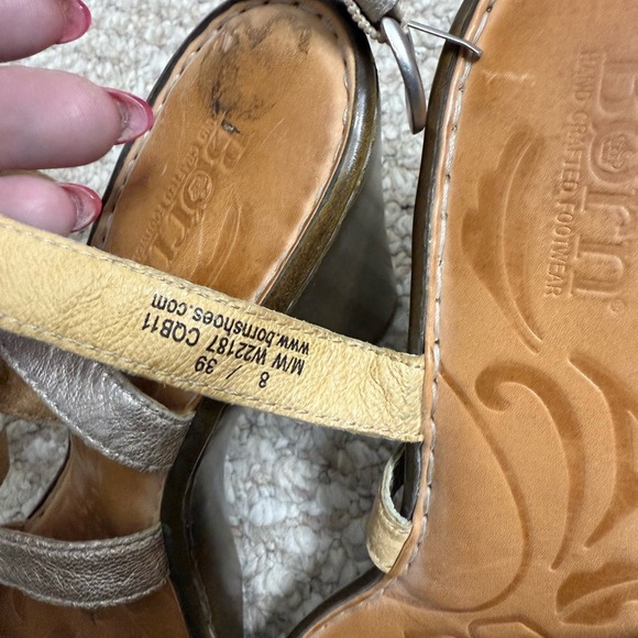 BORN GOLD SANDALS heels gold silver metallic strappy size 8 - Picture 8 of 9